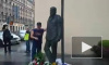 На открытие памятника Сергею Довлатову в Петербурге приехали его жена и дочь 