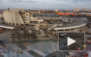 Уличные камеры засняли момент обрушения СКК