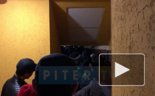 Бывшие сотрудники одного из петербургских ресторанов выстроились в очередь за зарплатой