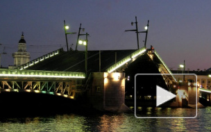 В Санкт-Петербурге закрылась навигация, но мосты еще будут разводить
