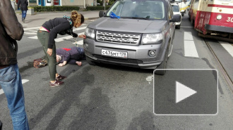 На Энгельса дедушка-нарушитель угодил под Land Rover сурдолимпийской чемпионки