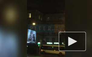 На пересечении Ленинского проспекта и Варшавской улицы столкнулись автобус и иномарка