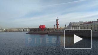 Видео: петербуржцев отправили в небо на воздушном шаре в форме сердца