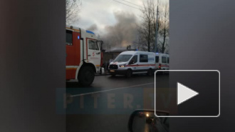 На улице Салова вспыхнул "Автотехцентр"
