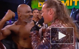 Майк Тайсон устроил массовую драку на рестлерском шоу