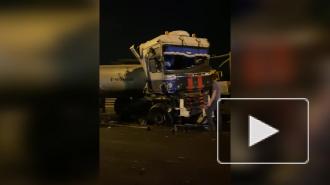 На 74-м километре КАД столкнулись две фуры