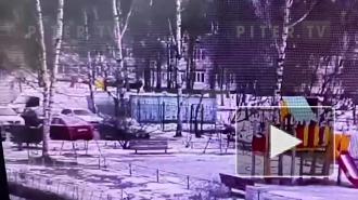 Теплоэнергетики заменили 5 метров ненадежного трубопровода на проспекте Просвещения