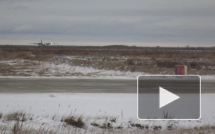 Видео: Пассажирский самолет Ан-24 экстренно вернулся в Якутск из-за проблем с двигателем 