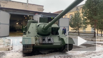 Видео: в Стрельне готовят Т-34 и СУ-100 к участию в парадах Победы 