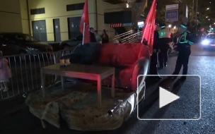 В Сочи оштрафовали ездившего на диване на колесах