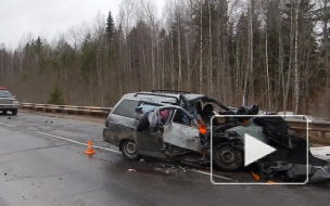 Жесткое видео из Вологды: легковушка протаранила микроавтобус