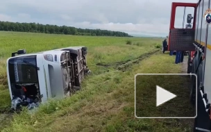 После опрокидывания автобуса с 27 детьми под Красноярском возбудили уголовное дело