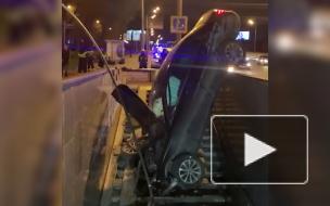 На юге Москвы водитель въехал в подземный переход