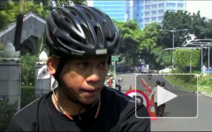 Джакарта пересаживается на велосипеды