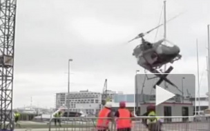 Видео катастрофы: вертолет развалился в воздухе