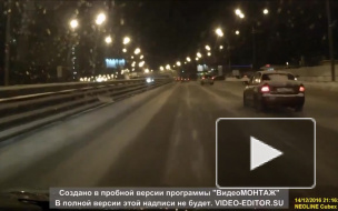 Учит мусоровоз.
