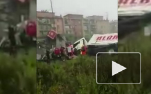 Десятки человек погибли при обрушении моста в Генуе 