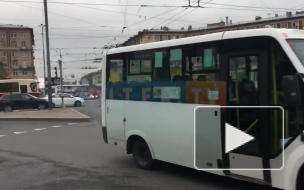 На перекрестке Заневского и Новочеркасского из-за ДТП образовалась пробка