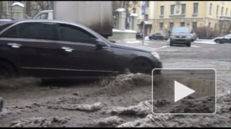 Вода пошла по Аптекарскому и улице Попова