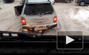 Впечатляющее видео из Уфы: "форик" вытащил фуру