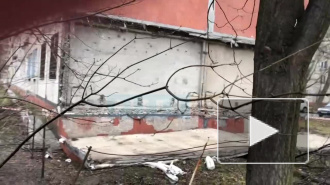 В Петербурге жильцам аварийного дома предложили обогрев и горячее питание