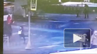 Автобус сбил ребенка напротив станции метро "Парк Победы"