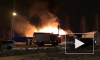 Видео: в Усть-Ижоре горит автомастерская