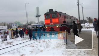 Поезда на переезде в Кудрово снизили скорость после ДТП с маршруткой