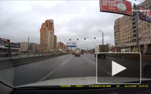Лётчик сносит пешеходов.