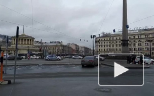 ВТБ снимет свои рекламные конструкции с крыши гостиницы "Октябрьская"