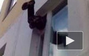 В Петербурге 25-летний мужчина задержал в своей квартире вора-форточника