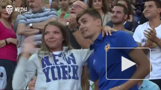 Милое видео: москвич сделал предложение во время матча "Валенсия-Бетис"