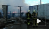 В Новосаратовке загорелась мебельная фабрика