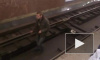 Видео: неадекватный «диггер» чудит в петербургском метро