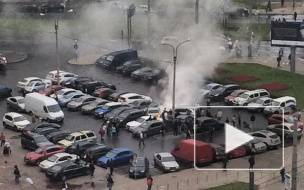 На Комендантском пьяный водитель на "Крайслере" разнес пять авто на парковке 