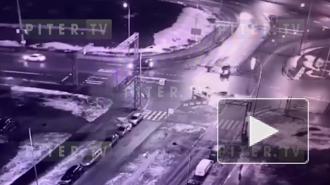 В полиции началась проверка после аварии со служебным авто Василеостровском районе 