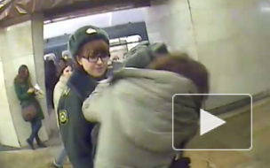 "Лобзай мента". Арт-группа "Война" открестилась от акции московских раскольников 