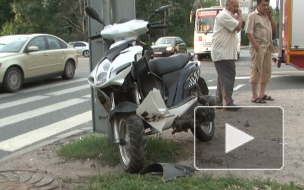 В центре Петербурга столкнулись пассажирский автобус, переполненный людьми, и мотоцикл
