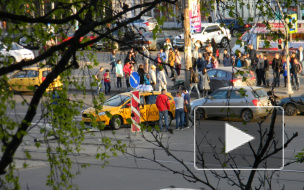 Фото: В Петербурге в ДТП с такси пострадали два человека