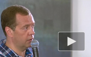 Россиян возмутил совет Дмитрия Медведева учителям зарабатывать деньги в бизнесе