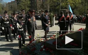 Видео: акция "Светом Победы едины" прошла на Площади Выборгских полков