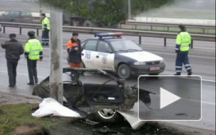 В Москве Ford Focus врезался в столб, погибли четверо