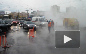 Прорыв теплотрассы парализовал юго-запад Петербурга