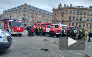 Видео: "Сенную" вновь закрыли, около станции дежурят спасатели