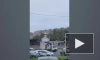 Мужчина с ветерком прокатился на крыше автомобиля по проспекту Славы