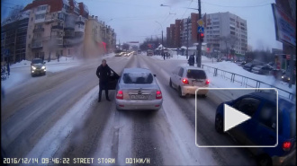 В Вологде водитель получил удар сзади, после попыток проучить автобус