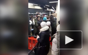 Из Spar на Приморской разбирают последние продукты