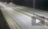 Опубликовано видео с фурой, перекрывшей трассу М-11 между Москвой и Петербургом
