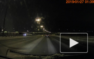 Лихачи прокатились на ватрушках по КАД