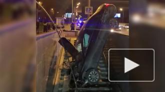 На юге Москвы водитель въехал в подземный переход